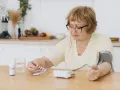 Leki na nadciśnienie: Kiedy dawka 2 razy dziennie? Lekarz wyjaśnia