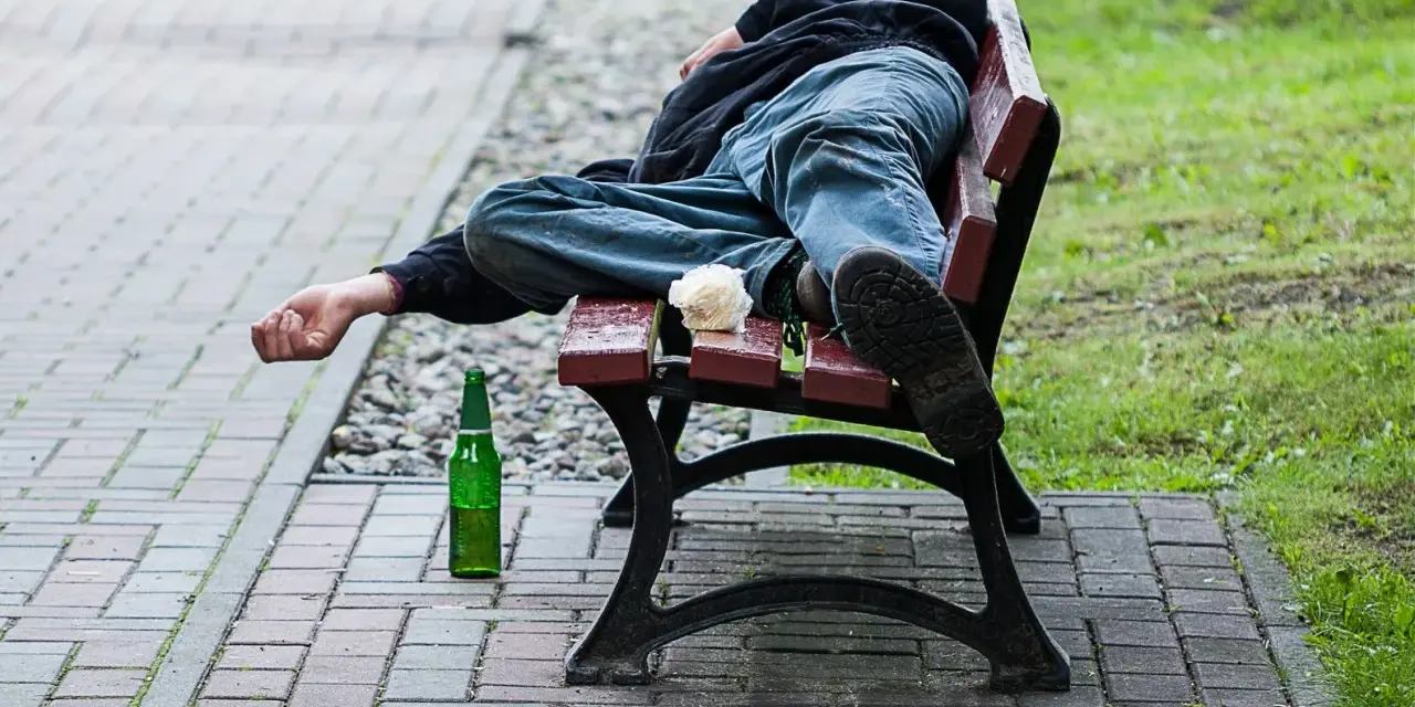 Alkoholowy Zespół Abstynencyjny: Poznaj objawy i ratuj życie
