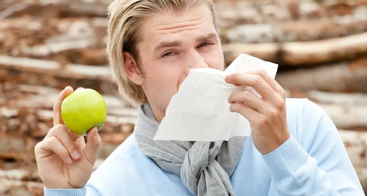 Alergia na jabłko: objawy, przyczyny (brzoza) i skuteczne rady