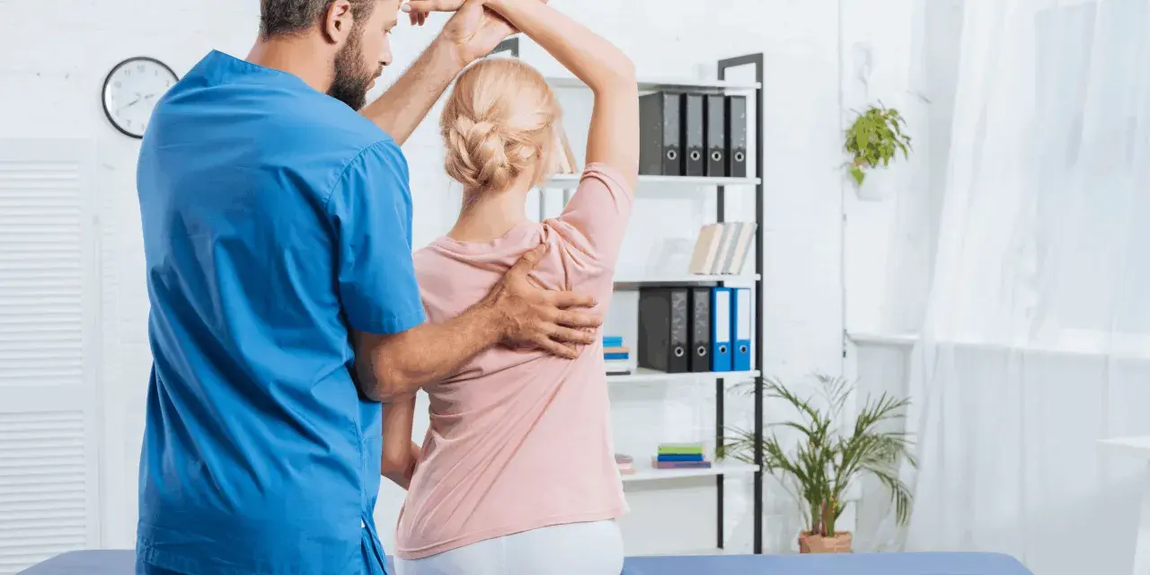 Osteopata to nie lekarz! Poznaj różnice i wybierz dobrze