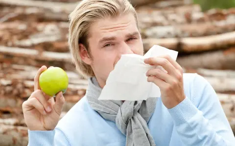 Alergia na jabłko: objawy, przyczyny (brzoza) i skuteczne rady