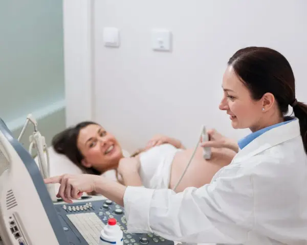 Jaki lekarz robi USG? Radiolog, specjaliści, skierowanie przewodnik