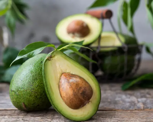 Alergia na awokado: Czy superfood może szkodzić? Objawy i rady