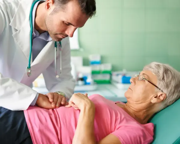 Problemy z wypróżnianiem: Gastrolog czy proktolog? Kiedy pilnie?