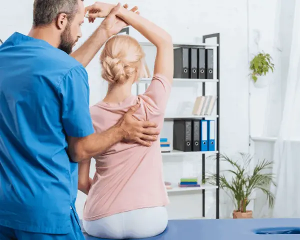 Osteopata to nie lekarz! Poznaj różnice i wybierz dobrze