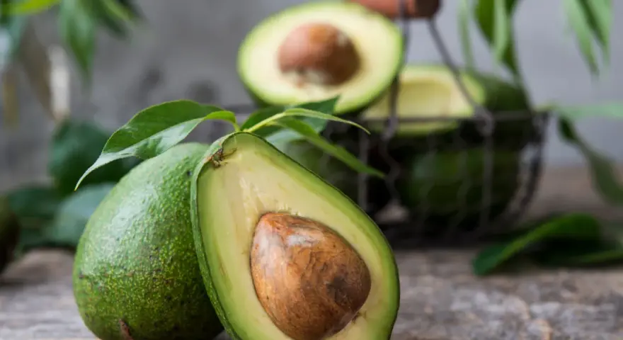 Alergia na awokado: Czy superfood może szkodzić? Objawy i rady